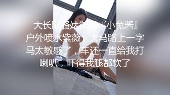  牛仔小妹露脸颜值高让纹身大哥放肆玩弄，乖巧的舔弄大鸡巴，让大哥无套蹂躏爆草