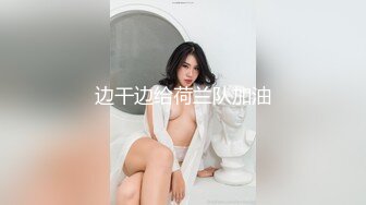 G奶极品新人小姐姐没有男人女用娃娃顶上，穿戴假屌骑上猛坐，无毛肥穴边操边揉奶子，可惜娃娃只能一个姿势