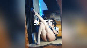 【ShuangXi8018】推特大胸露脸女神各种户外人前露出，超市露着车灯大方走路 (1)