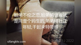 漂亮美眉吃鸡吞精 你可以吹出来吗 可以啊 这个姿势趴着边开车边吃鸡 一个急刹会不会顶进喉咙