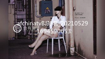 【网友投稿良家自拍】，24岁170cm女友，甜美可爱，酒店做爱享受跪式口交，后入这白臀疯狂摇摆起来！