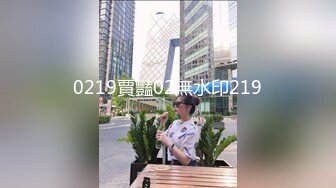 2020.6月流出黑客破解家庭网络摄像头偷拍连衣裙少妇给洗澡出来的老公吹箫热身