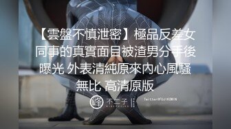 【大吉大利】背带裤丰满外围，外表甜美高颜值，镜头前吃屌，大肥臀骑乘位，猛操深插